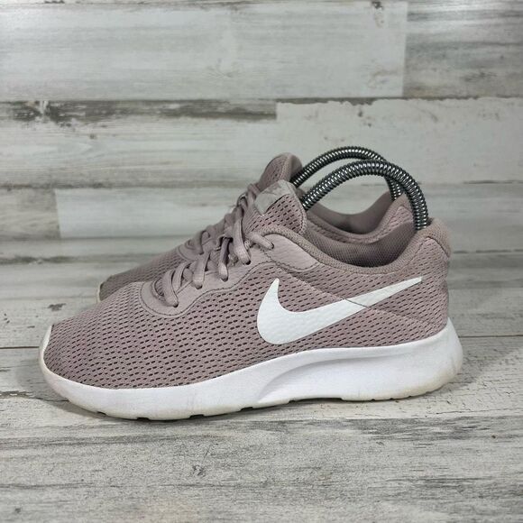 Nike Womens Tanjun 812655-605 Pink Running Shoes Sneakers Size US‎ 6.5 - Picture 2 of 9